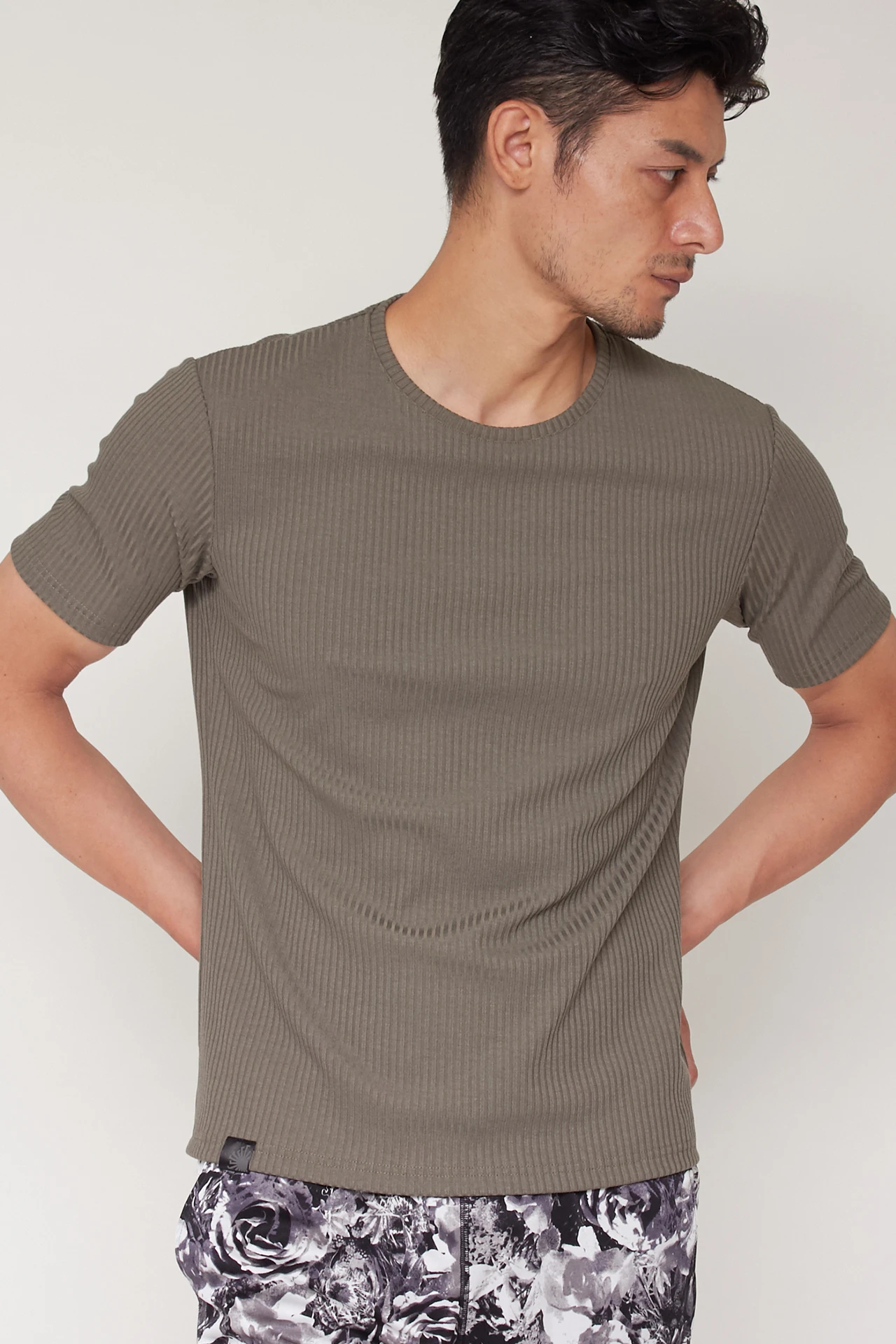 R by TORNADO MART∴ストレッチリブクルーネックTシャツ / TORNADO