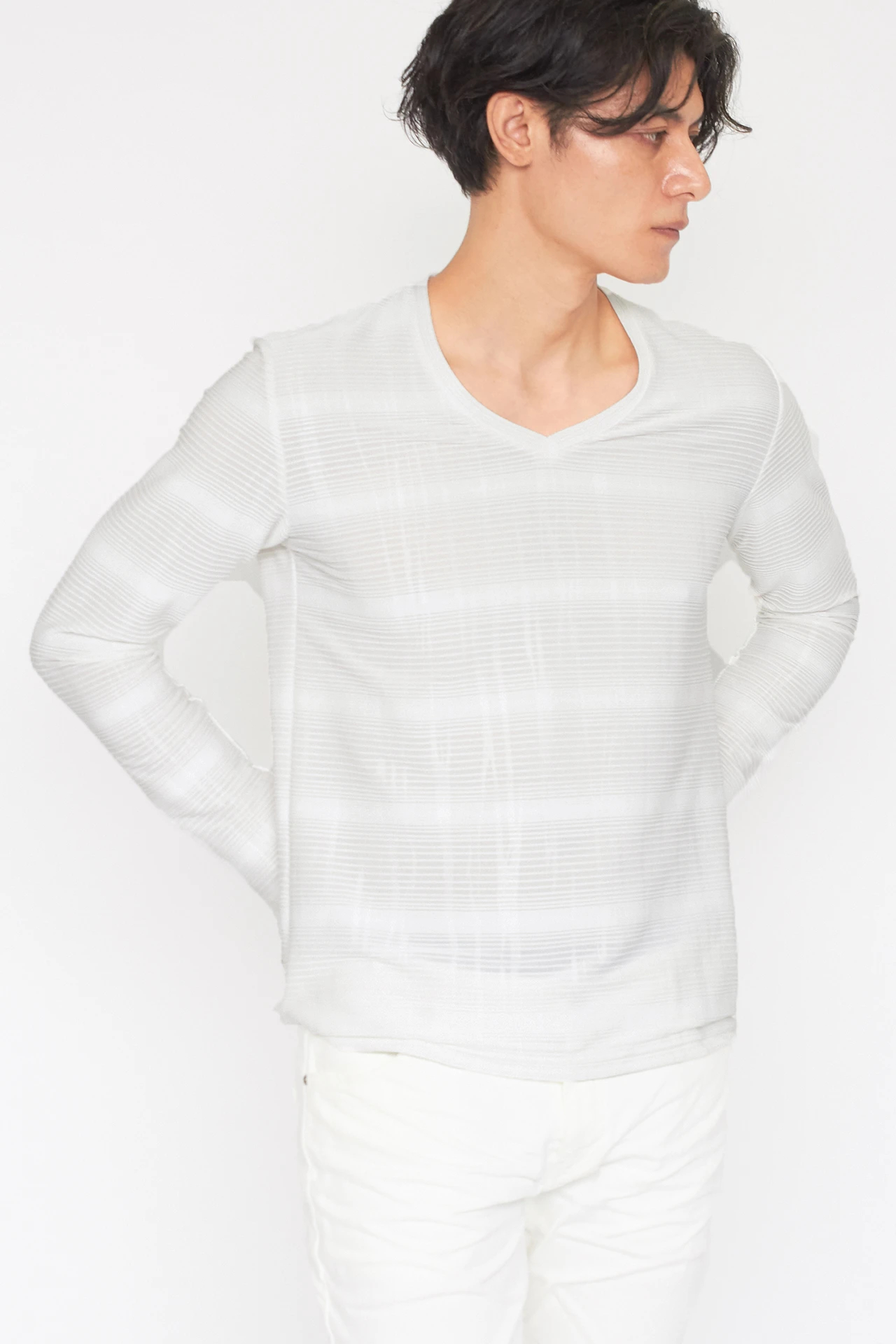 TORNADO MART∴ソーンエンボスランダムリップルVネック / TORNADO MART