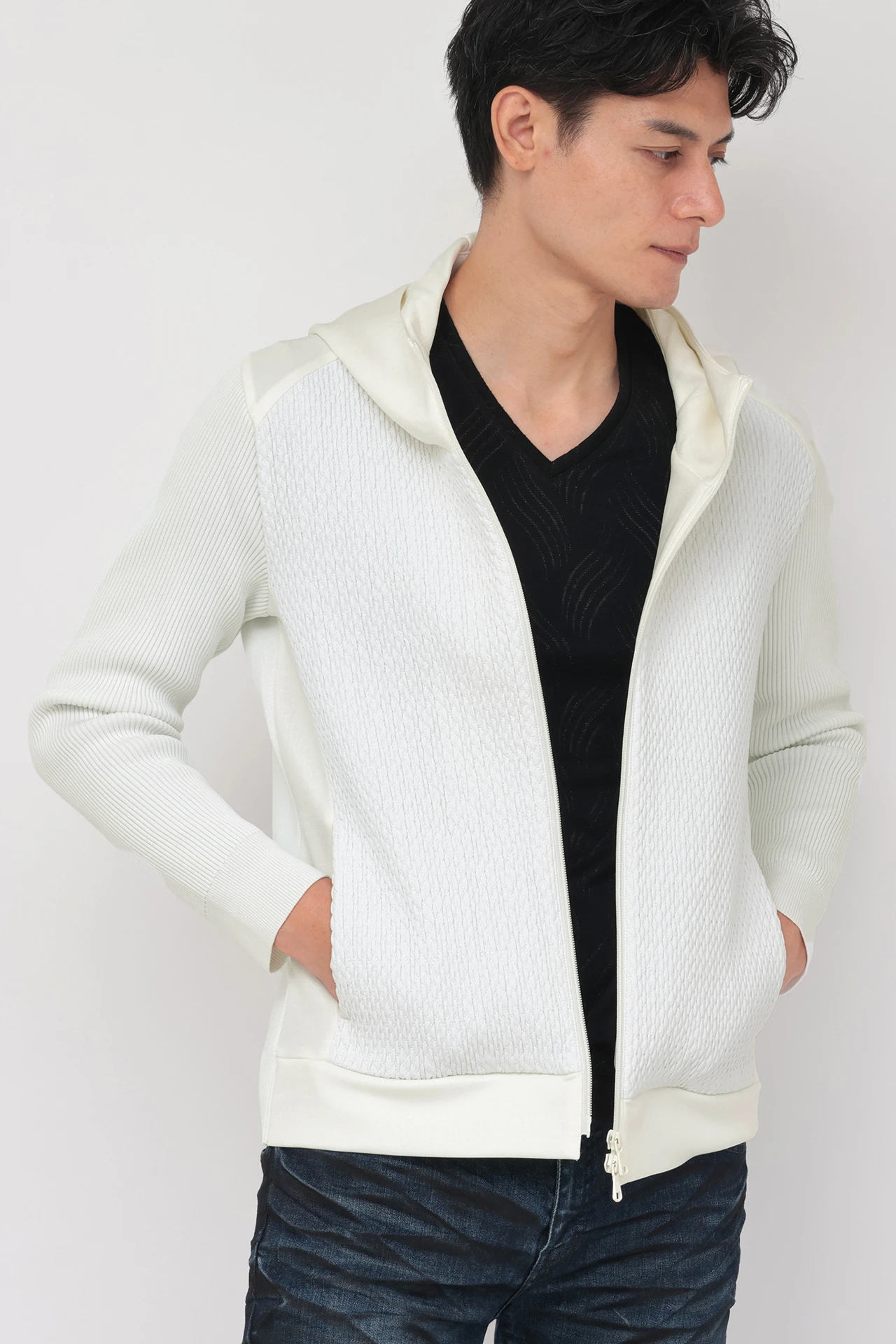 TORNADO MART∴ニットコンビパイソンエンボスフーディーブルゾン