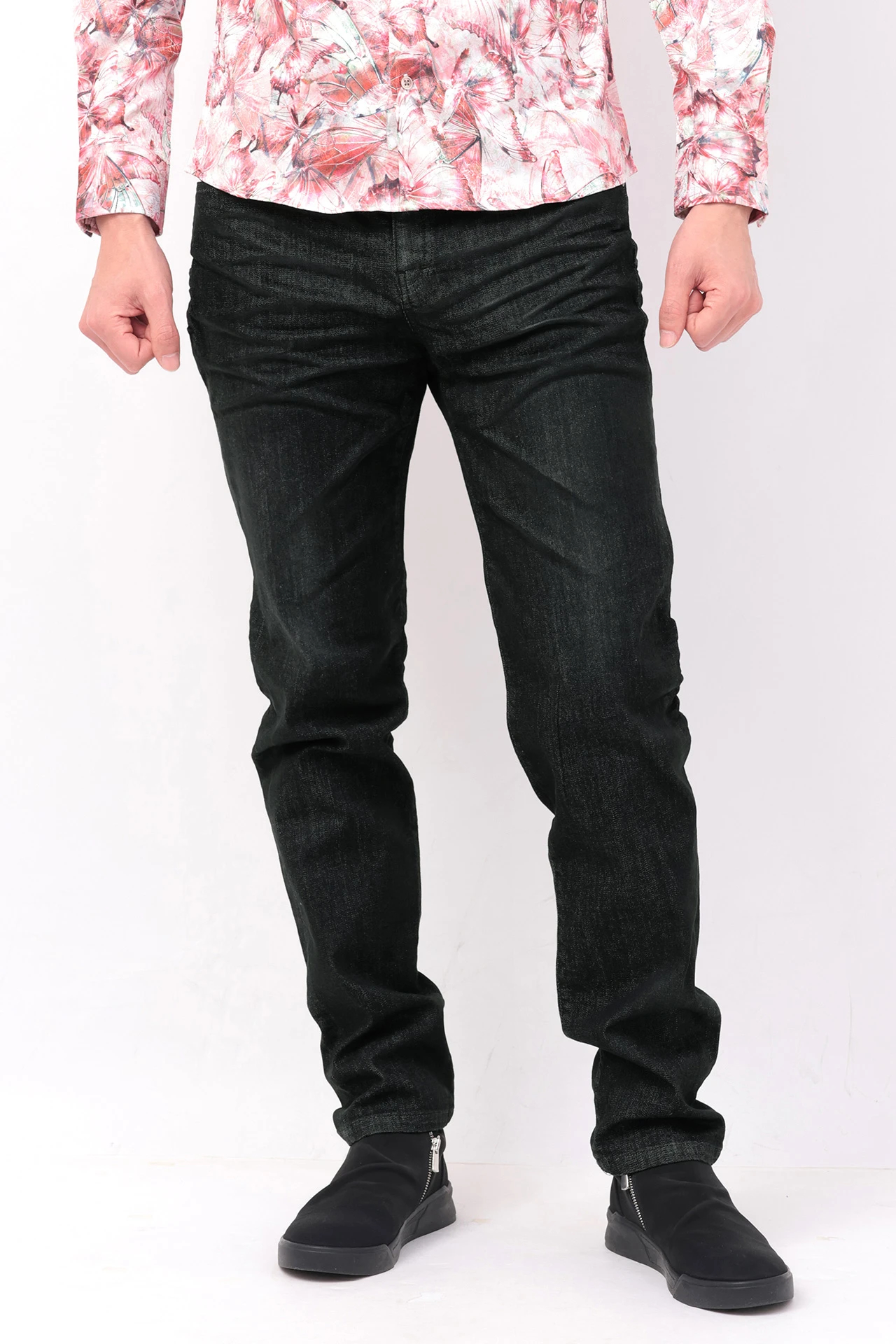 TORNADO MART∴ブラックコーティングスリムテーパードデニム / TORNADO