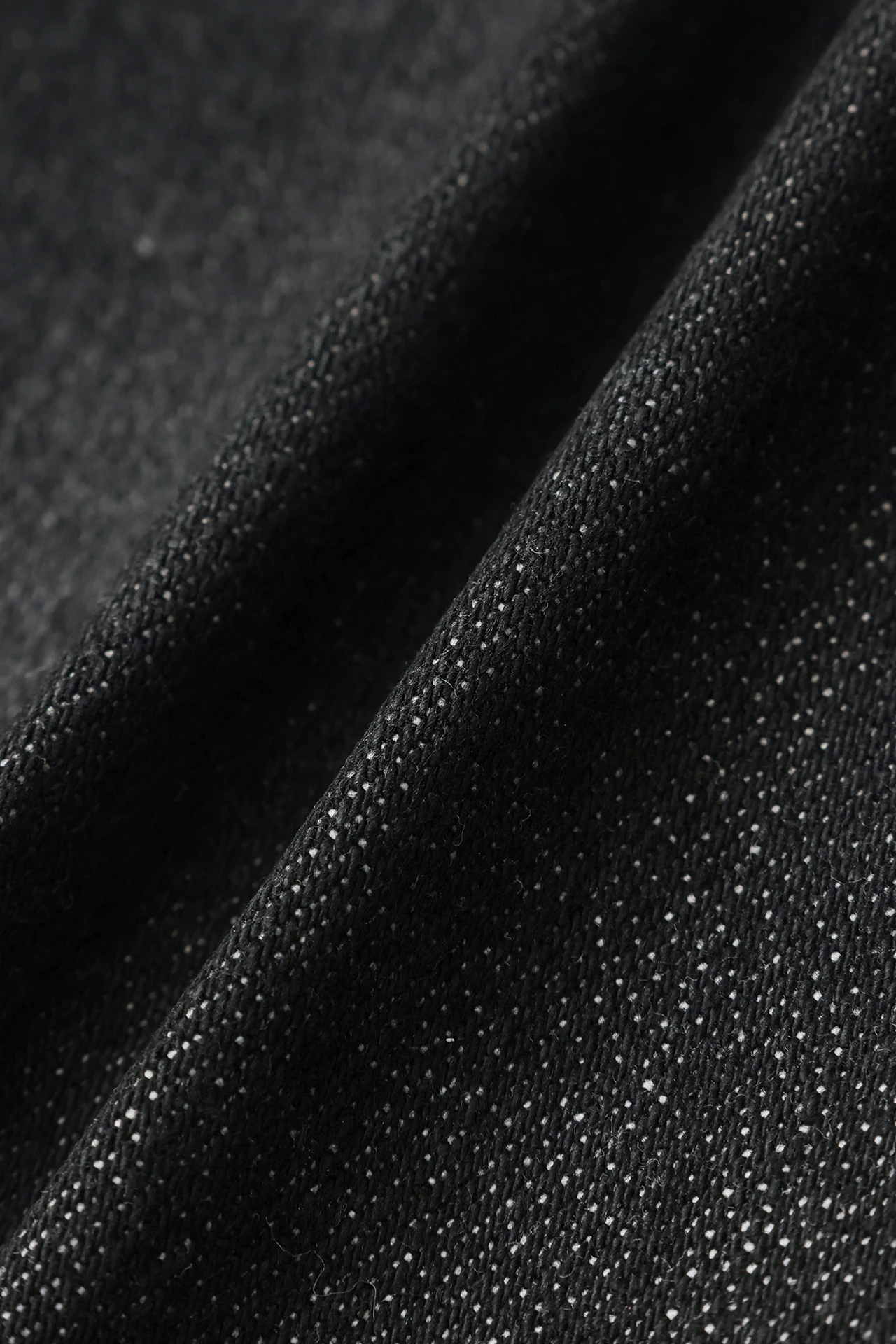 TORNADO MART∴ブラックコーティングスリムテーパードデニム / TORNADO