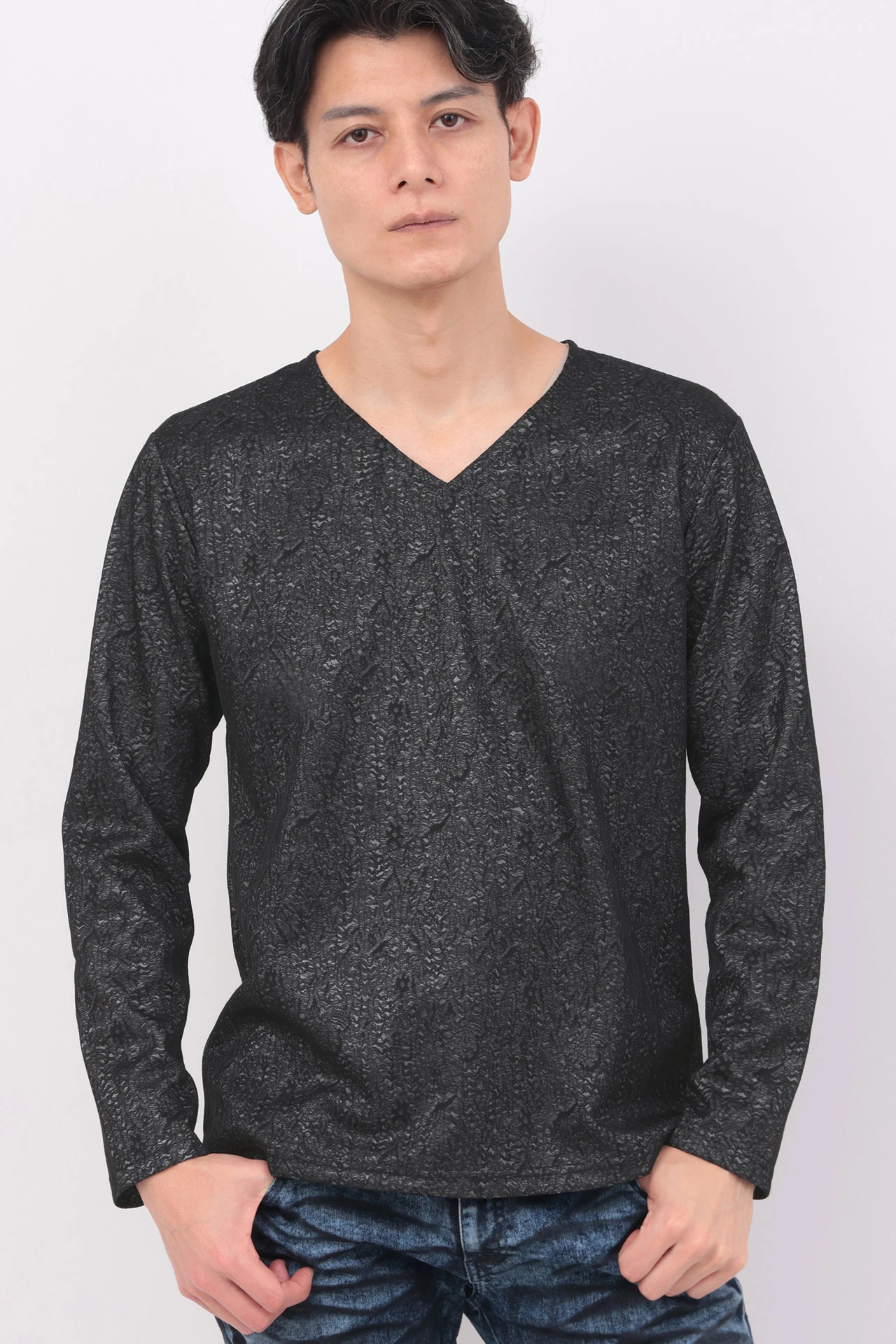 TORNADO MART∴フェザーボンディングブライトVネックカットソー