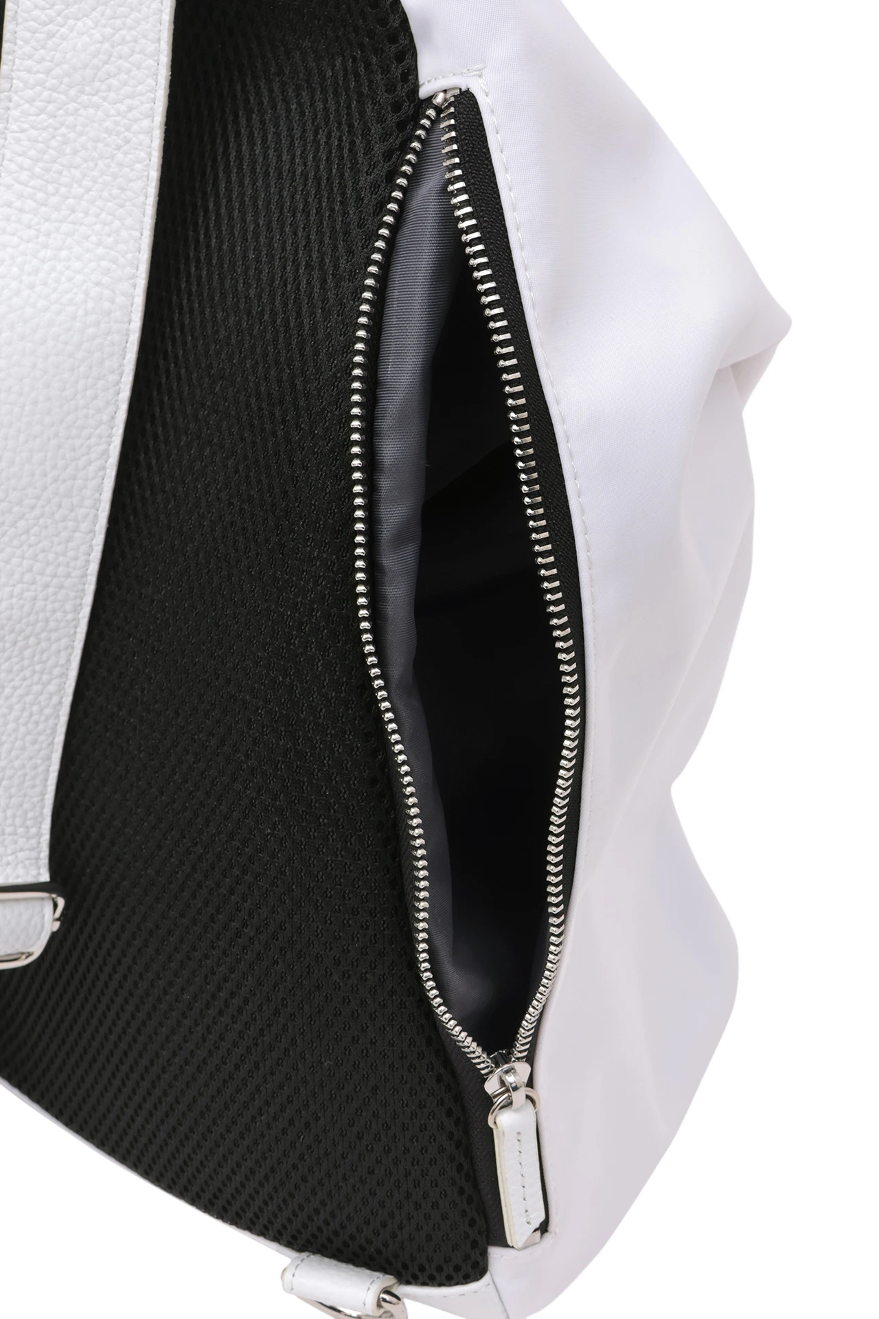 TORNADO MART∴レザー＆ナイロンフォルデッドワンショルダーBAG