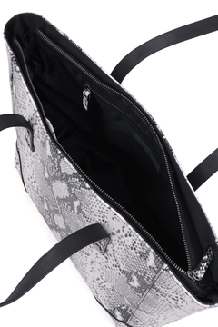 TORNADO MART(トルネードマート) |TORNADO MART∴パイソンプリントレザートートバッグ